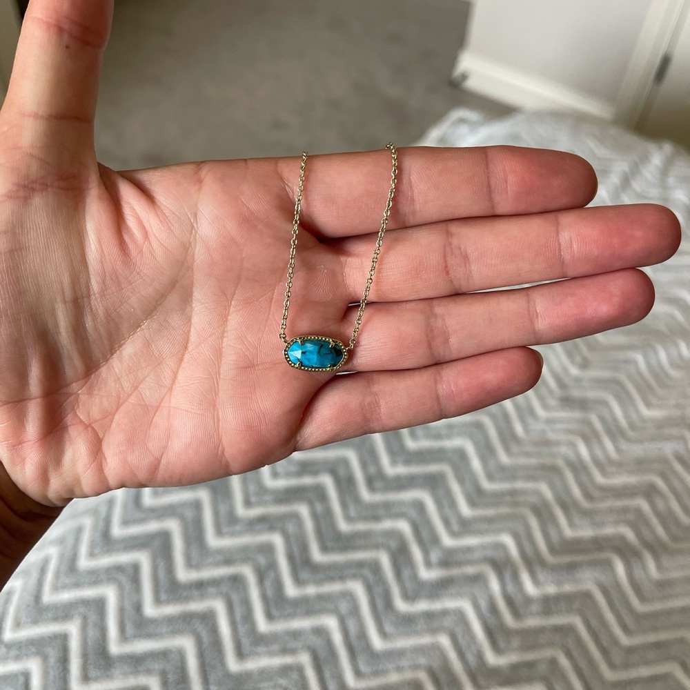 blue kendra scott necklace